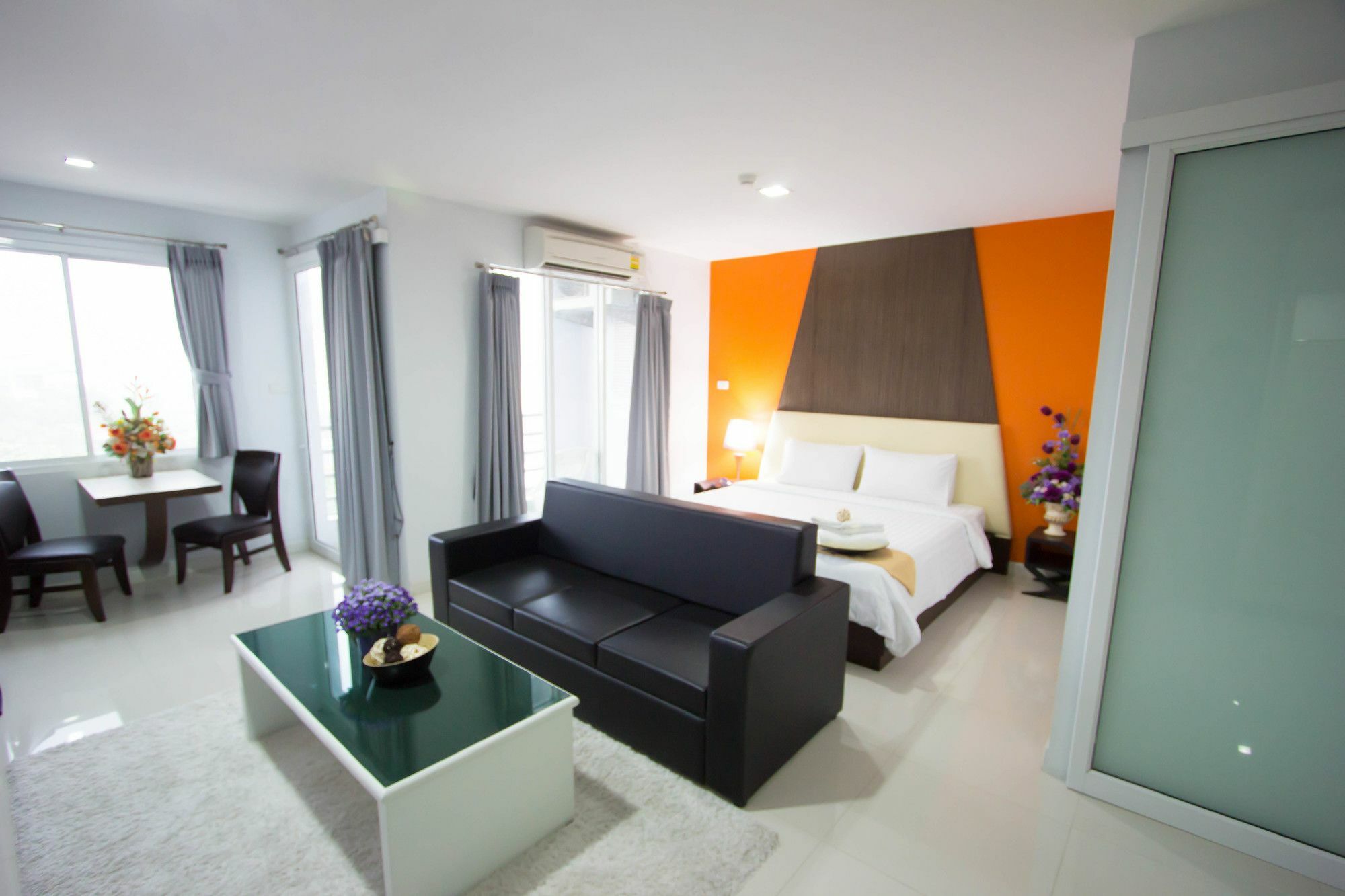 Prime Time Hotel Chonburi Exterior foto